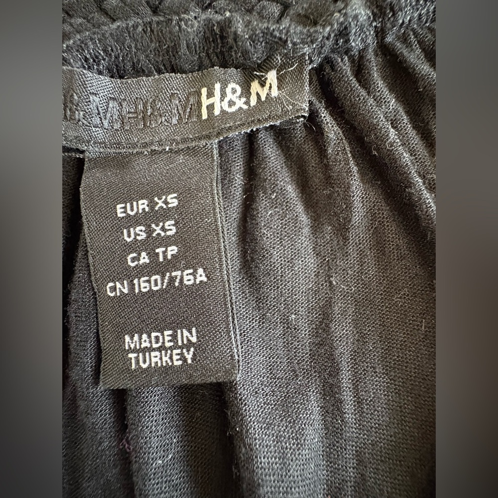 H&M Black Short Sleeve Blouse - Picture 5 of 9